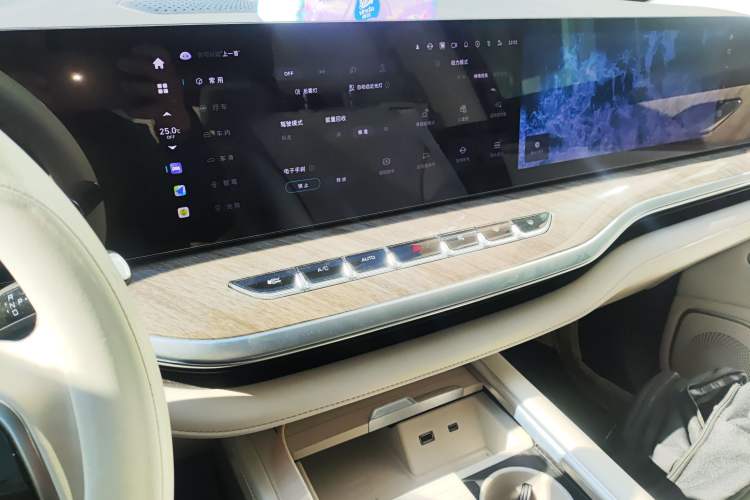 Used Wey Lanshan 2023 Four-Wheel Drive Ultra-Long Range Version Audio And AC Panel