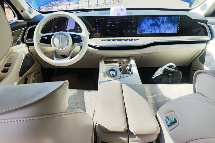Used Wey Lanshan 2023 Four-Wheel Drive Ultra-Long Range Version Center Console