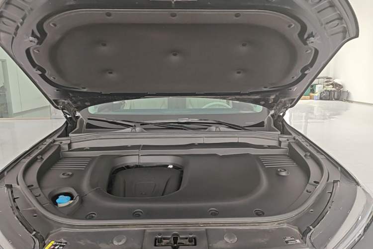 Used Wey Lanshan 2023 Four-Wheel Drive Ultra-Long Range Version Engine Bay