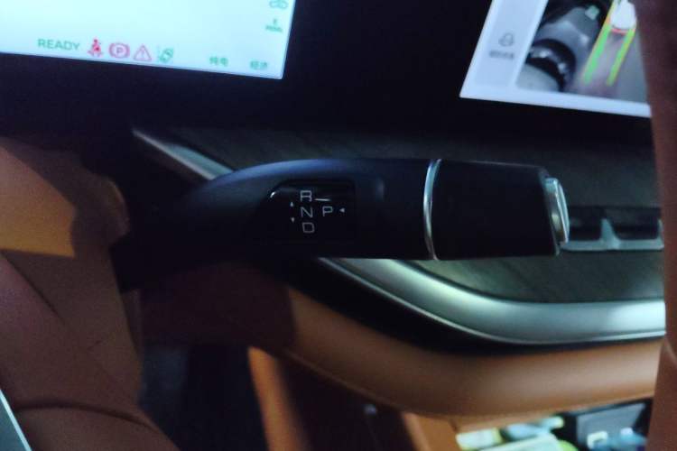 Used Wey Lanshan 2023 Four-Wheel Drive Ultra-Long Range Version Gear Lever