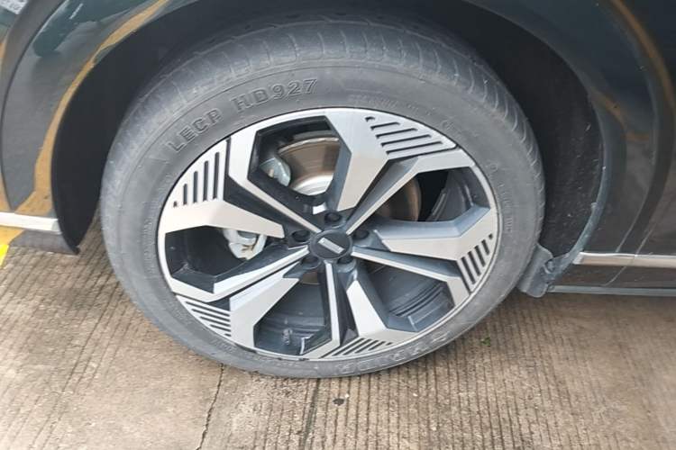Used Wey Lanshan 2023 Four-Wheel Drive Ultra-Long Range Version Left Front Wheel Hub
