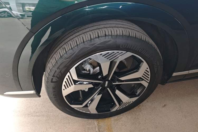 Used Wey Lanshan 2023 Four-Wheel Drive Ultra-Long Range Version Left Front Wheel Hub