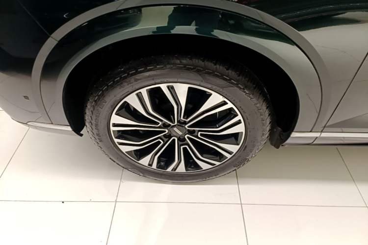 Used Wey Lanshan 2023 Four-Wheel Drive Ultra-Long Range Version Left Front Wheel Hub