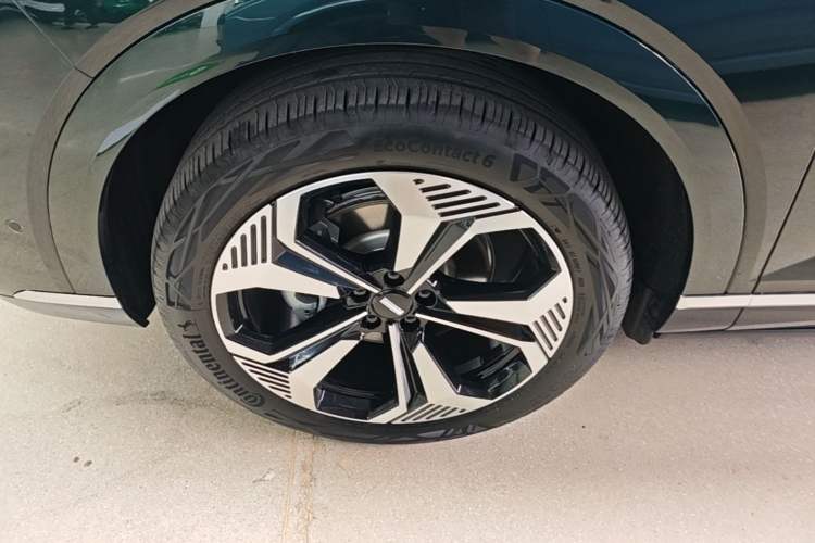 Used Wey Lanshan 2023 Four-Wheel Drive Ultra-Long Range Version Left Front Wheel Hub