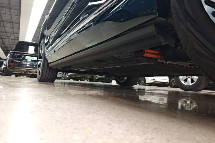 Used Wey Lanshan 2023 Four-Wheel Drive Ultra-Long Range Version Left Side Sill