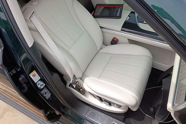 Used Wey Lanshan 2023 Four-Wheel Drive Ultra-Long Range Version Right Front Seat