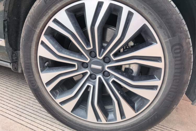 Used Wey Lanshan 2023 Four-Wheel Drive Ultra-Long Range Version Right Front Wheel Hub