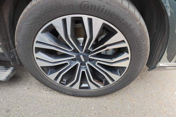 Used Wey Lanshan 2023 Four-Wheel Drive Ultra-Long Range Version Right Front Wheel Hub