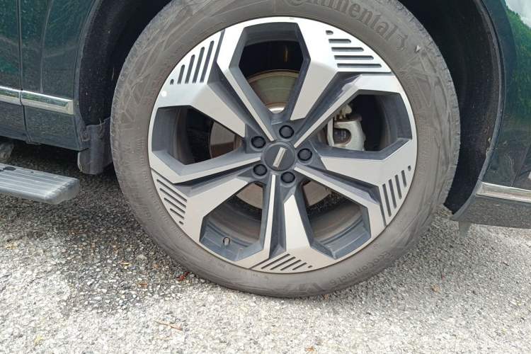 Used Wey Lanshan 2023 Four-Wheel Drive Ultra-Long Range Version Right Front Wheel Hub