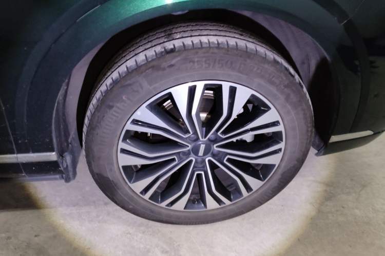 Used Wey Lanshan 2023 Four-Wheel Drive Ultra-Long Range Version Right Front Wheel Hub