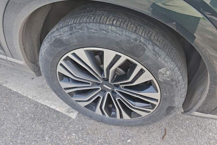 Used Wey Lanshan 2023 Four-Wheel Drive Ultra-Long Range Version Right Front Wheel Hub