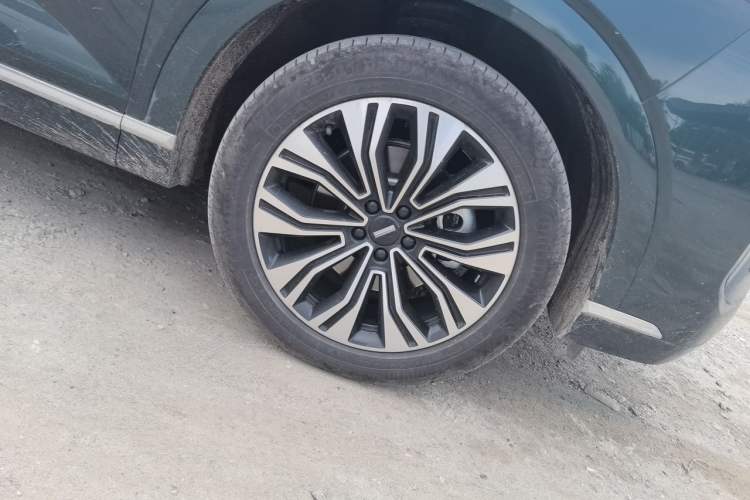Used Wey Lanshan 2023 Two-Wheel Drive Long-Range Version Right Front Wheel Hub