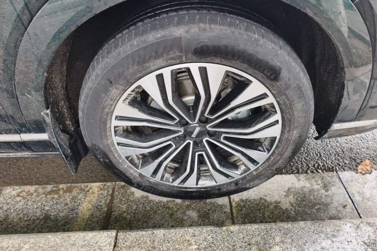 Used Wey Lanshan 2023 Four-Wheel Drive Ultra-Long Range Version Right Front Wheel Hub
