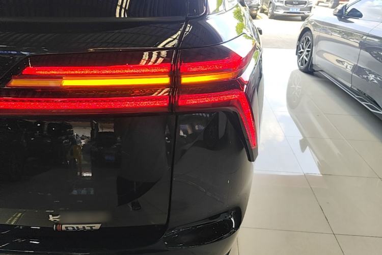 Used Wey Lanshan 2023 Four-Wheel Drive Ultra-Long Range Version Right Rear Taillight