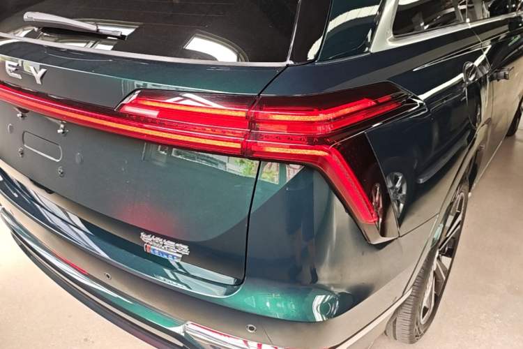 Used Wey Lanshan 2023 Four-Wheel Drive Ultra-Long Range Version Right Rear Taillight