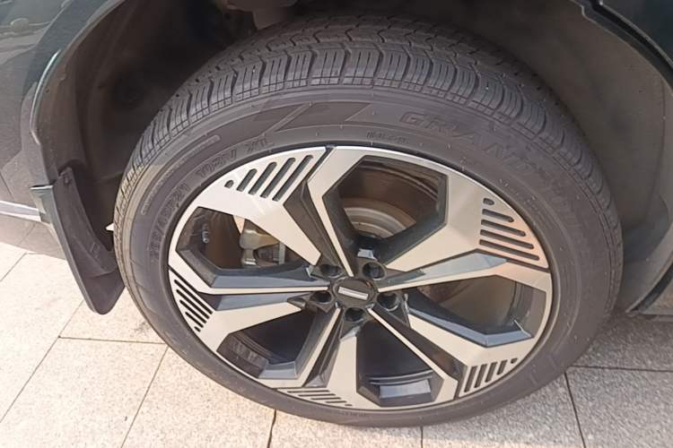 Used Wey Lanshan 2023 Four-Wheel Drive Ultra-Long Range Version Right Rear Wheel Hub