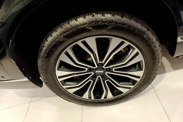 Used Wey Lanshan 2023 Four-Wheel Drive Ultra-Long Range Version Right Rear Wheel Hub