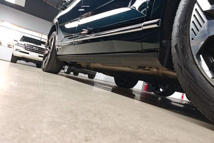 Used Wey Lanshan 2023 Four-Wheel Drive Ultra-Long Range Version Right Side Sill