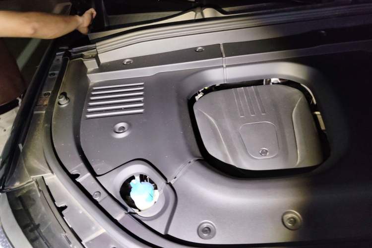 Used Wey Lanshan 2023 Four-Wheel Drive Ultra-Long Range Version Engine Bay Right