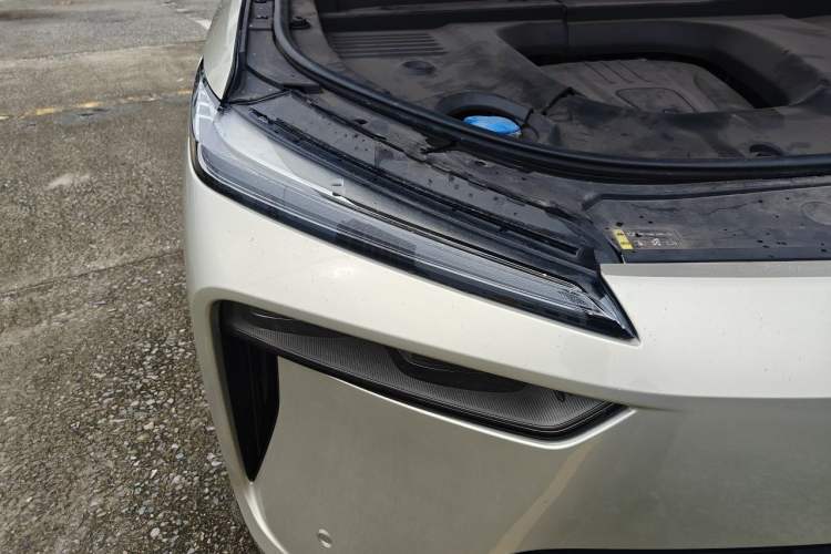 Used Wey Lanshan 2023 Four-Wheel Drive Ultra-Long Range Version Right Front Headlight