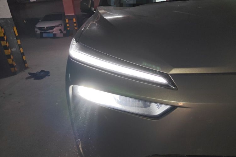 Used Wey Lanshan 2023 Four-Wheel Drive Ultra-Long Range Version Right Front Headlight