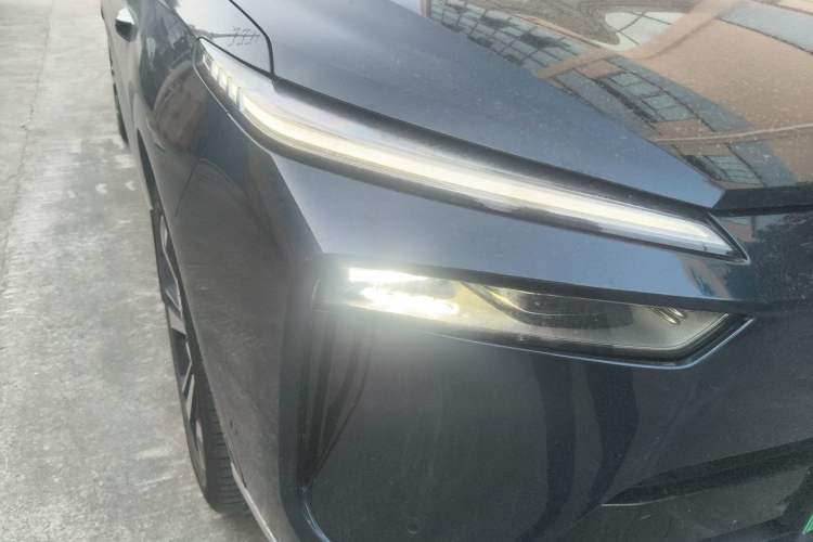 Used Wey Lanshan 2023 Four-Wheel Drive Ultra-Long Range Version Right Front Headlight