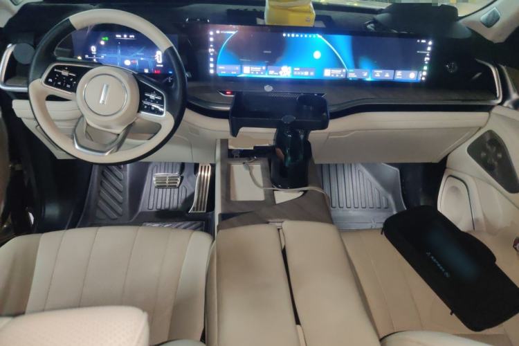 Used Wey Lanshan 2023 Four-Wheel Drive Ultra-Long Range Version Center Console