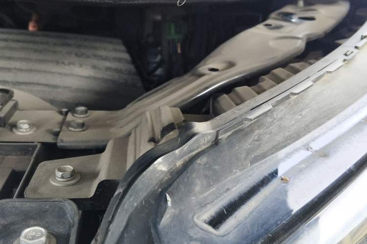 Used Wey Lanshan 2023 Four-Wheel Drive Ultra-Long Range Version Engine Bay Left