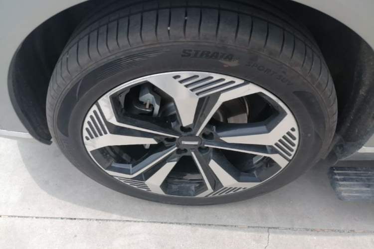 Used Wey Lanshan 2023 Four-Wheel Drive Ultra-Long Range Version Left Front Wheel Hub