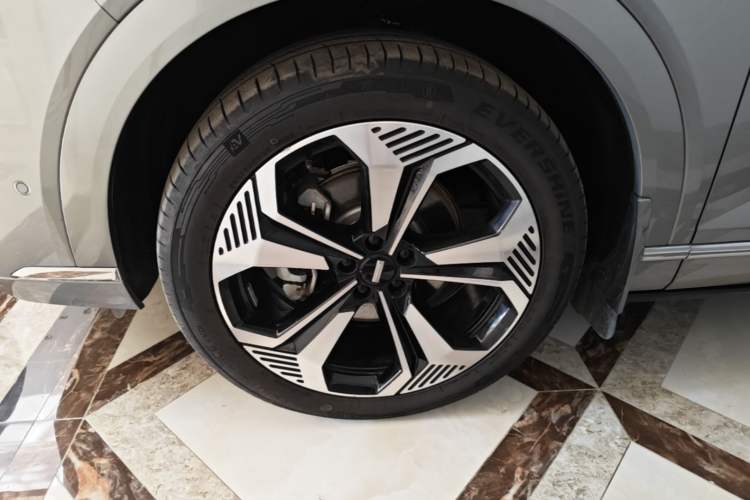 Used Wey Lanshan 2023 Four-Wheel Drive Ultra-Long Range Version Left Front Wheel Hub