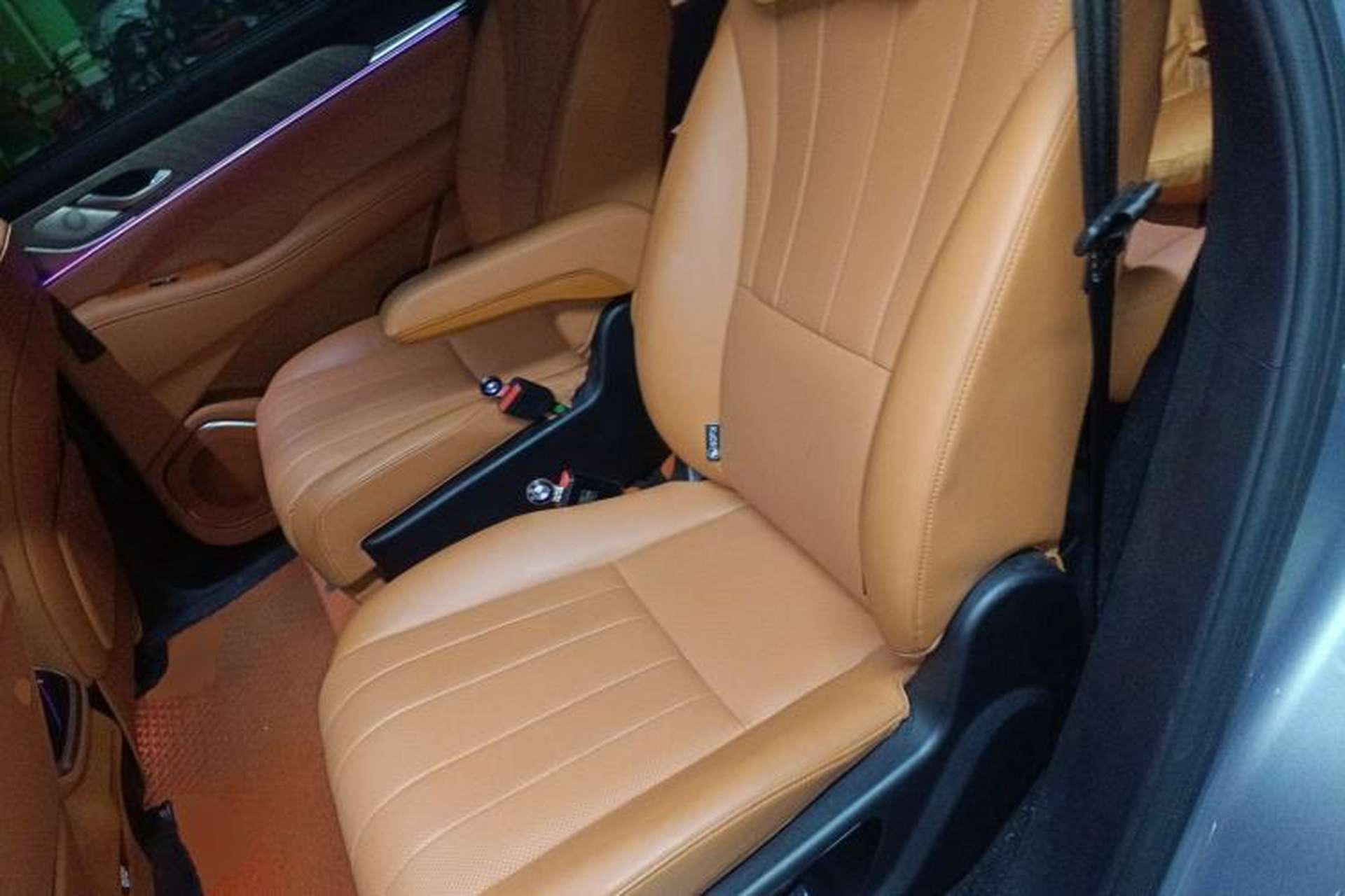 Used Wey Lanshan 2023 Four-Wheel Drive Ultra-Long Range Version Left Rear Seat
