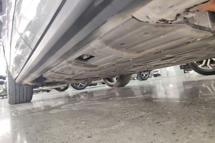 Used Wey Lanshan 2023 Four-Wheel Drive Ultra-Long Range Version Left Side Sill