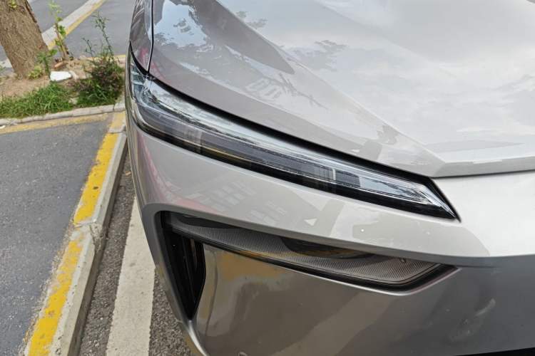 Used Wey Lanshan 2023 Four-Wheel Drive Ultra-Long Range Version Right Front Headlight