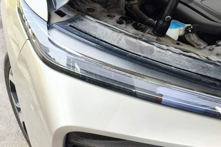 Used Wey Lanshan 2023 Four-Wheel Drive Ultra-Long Range Version Right Front Headlight