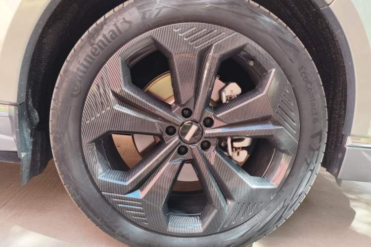 Used Wey Lanshan 2023 Four-Wheel Drive Ultra-Long Range Version Right Front Wheel Hub
