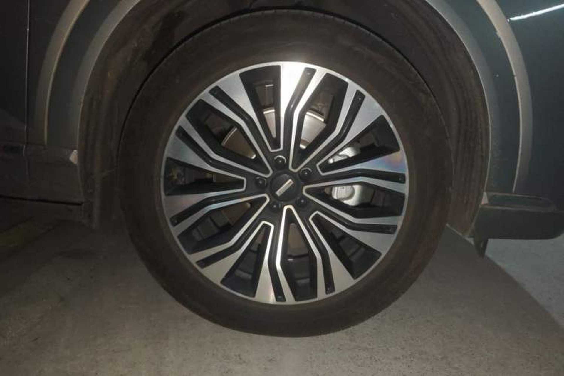 Used Wey Lanshan 2023 Two-Wheel Drive Long-Range Version Right Front Wheel Hub