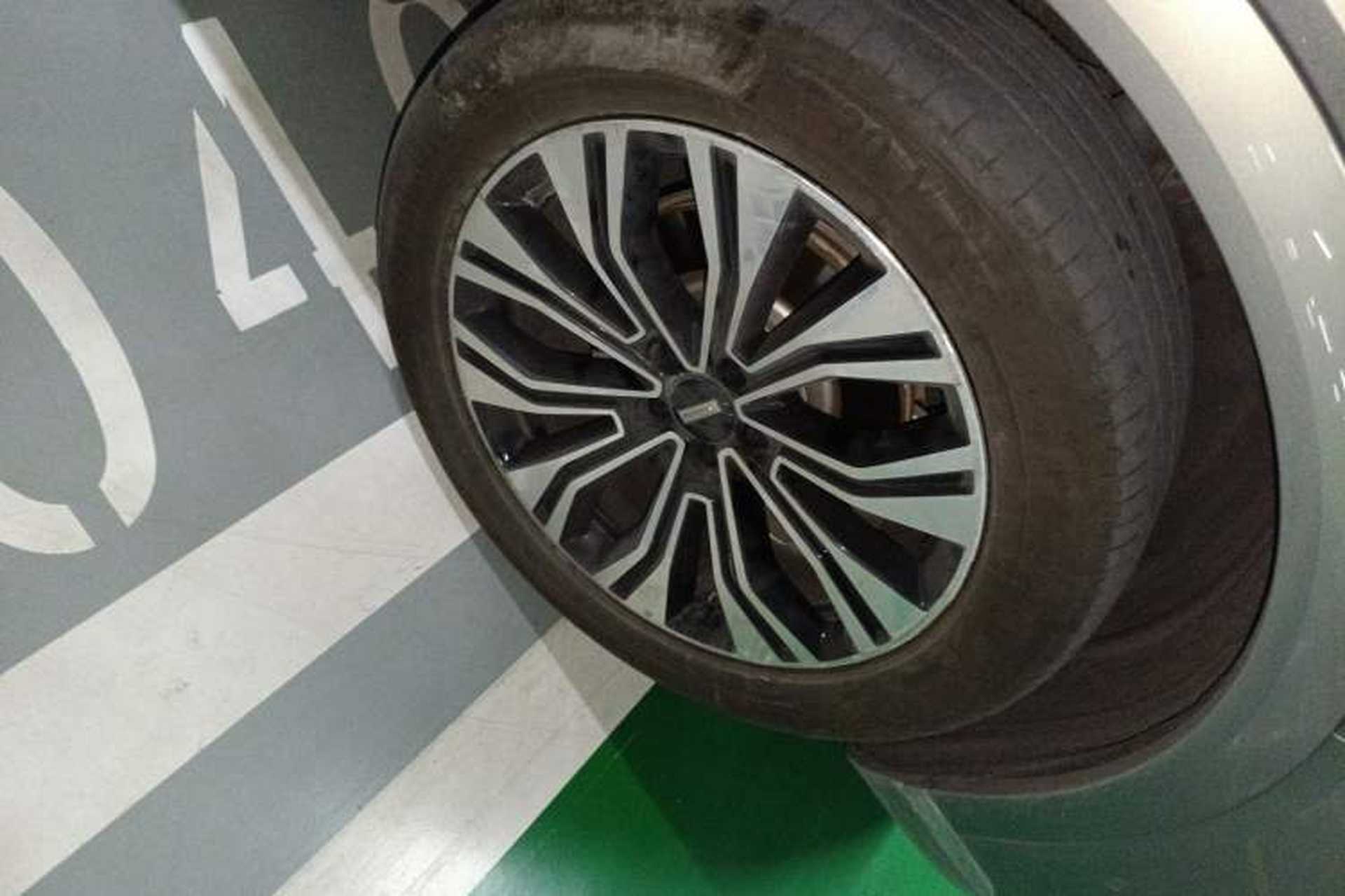 Used Wey Lanshan 2023 Four-Wheel Drive Ultra-Long Range Version Right Front Wheel Hub