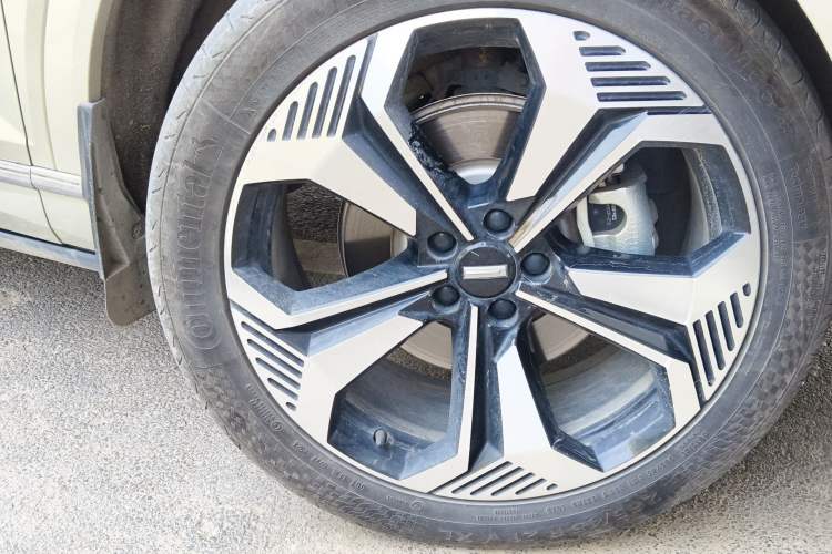 Used Wey Lanshan 2023 Four-Wheel Drive Ultra-Long Range Version Right Front Wheel Hub