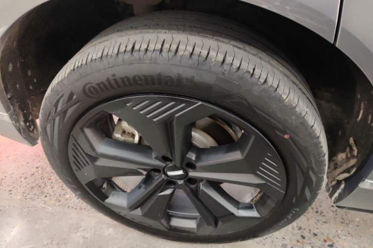 Used Wey Lanshan 2023 Four-Wheel Drive Ultra-Long Range Version Right Rear Wheel Hub