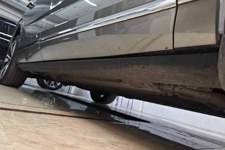 Used Wey Lanshan 2023 Four-Wheel Drive Ultra-Long Range Version Right Side Sill