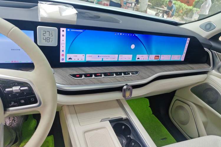 Used Wey Lanshan 2023 Four-Wheel Drive Ultra-Long Range Version Audio And AC Panel