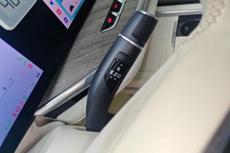 Used Wey Lanshan 2023 Four-Wheel Drive Ultra-Long Range Version Gear Lever