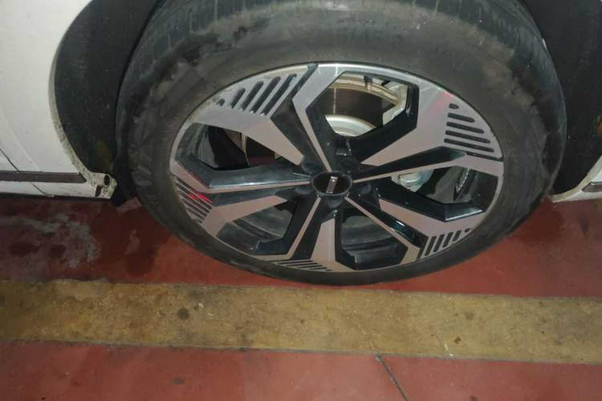Used Wey Lanshan 2023 Four-Wheel Drive Ultra-Long Range Version Right Front Wheel Hub