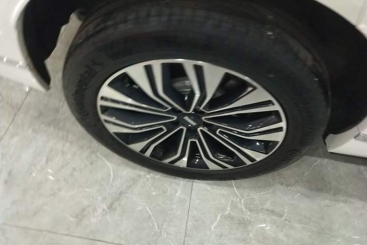 Used Wey Lanshan 2023 Four-Wheel Drive Ultra-Long Range Version Right Rear Wheel Hub