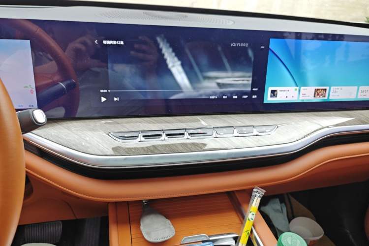 Used Wey Lanshan 2023 Four-Wheel Drive Ultra-Long Range Version Audio And AC Panel