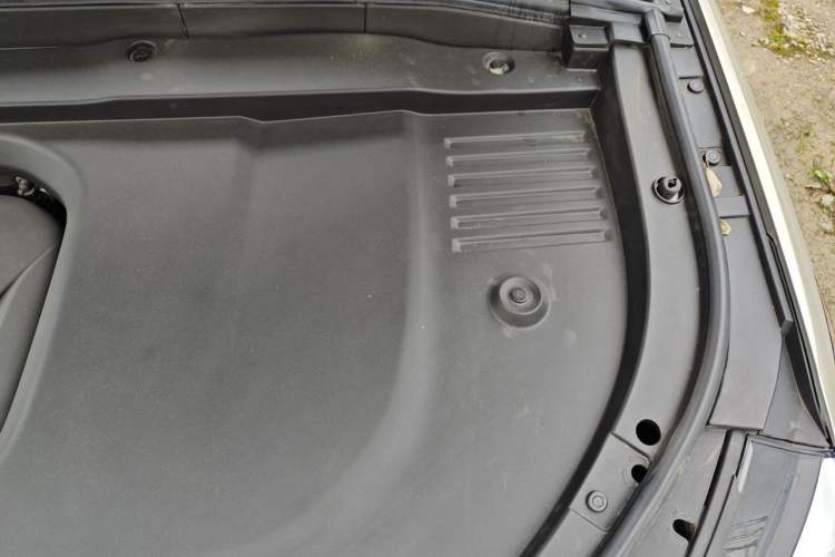 Used Wey Lanshan 2023 Four-Wheel Drive Ultra-Long Range Version Engine Bay Left