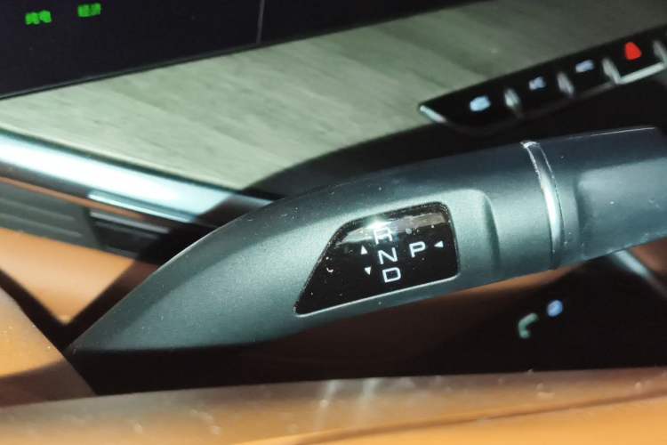 Used Wey Lanshan 2023 Four-Wheel Drive Ultra-Long Range Version Gear Lever