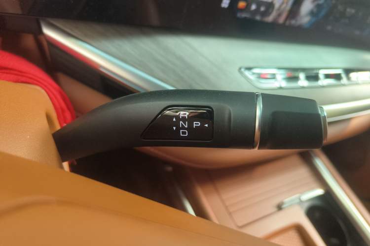 Used Wey Lanshan 2023 Four-Wheel Drive Ultra-Long Range Version Gear Lever