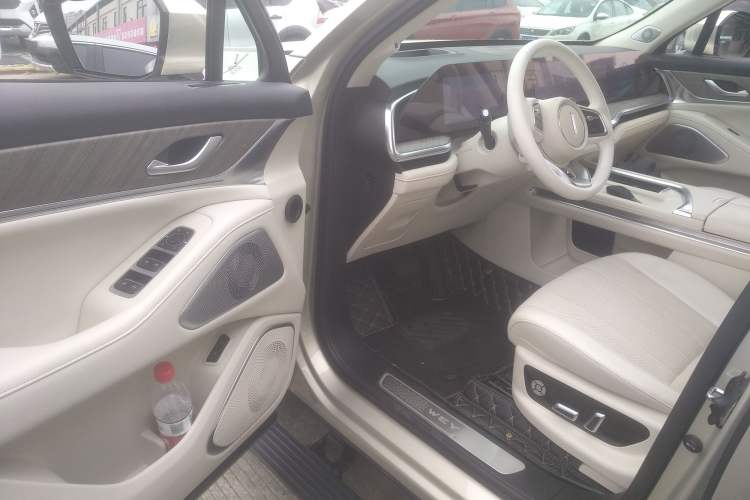 Used Wey Lanshan 2023 Four-Wheel Drive Ultra-Long Range Version Interior 3