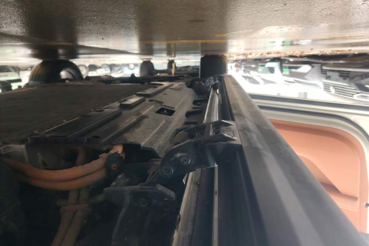 Used Wey Lanshan 2023 Four-Wheel Drive Ultra-Long Range Version Left Side Sill